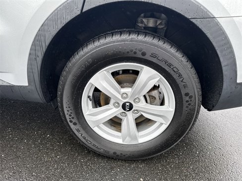 Used 2021 Kia Sorento LX image 31