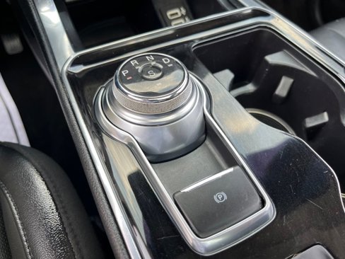 Used 2019 Ford Edge Titanium image 32