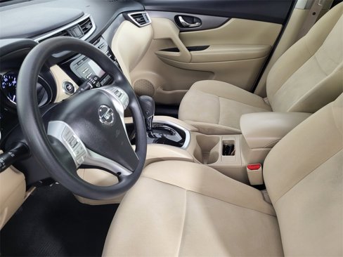 Used 2016 Nissan Rogue SV image 35