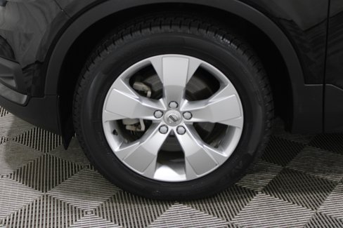 Used 2022 Volvo XC40 T4 Momentum image 28