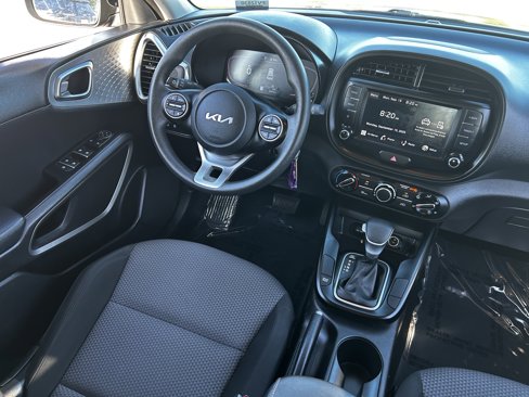 Used 2023 Kia Soul LX w/ LX Technology Package image 13