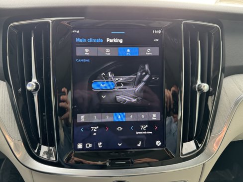 Certified 2024 Volvo S60 T8 Plus image 23