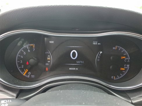 Used 2019 Jeep Grand Cherokee Altitude image 21