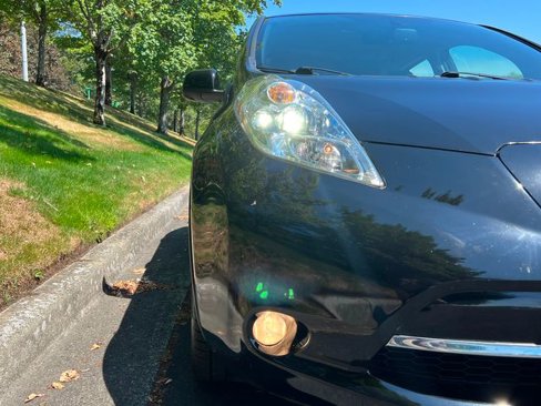 Used 2013 Nissan Leaf SV image 10