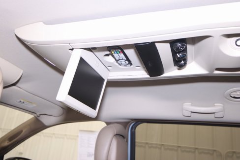 Used 2013 Chrysler Town & Country Touring image 16