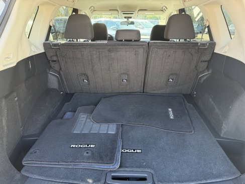 Used 2023 Nissan Rogue SV image 7