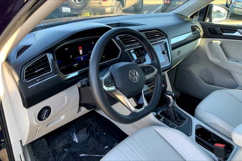 Used 2022 Volkswagen Tiguan SE image 17
