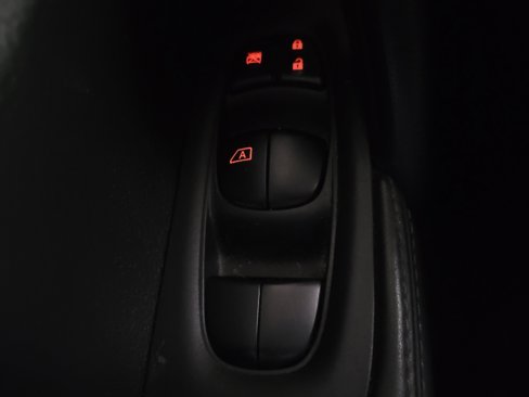 Used 2021 Nissan Rogue Sport S image 27