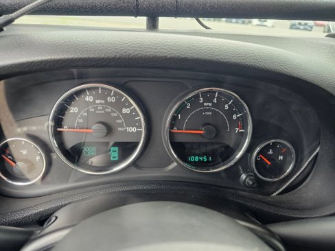 Used 2013 Jeep Wrangler Unlimited Sport image 25