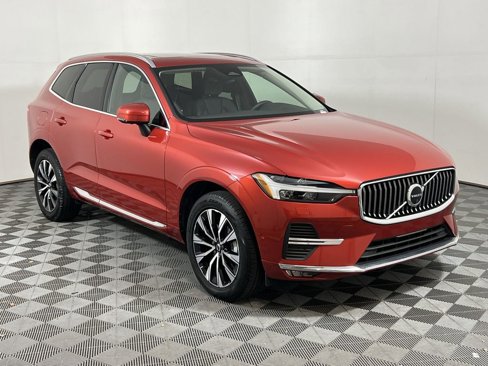 Certified 2023 Volvo XC60 B5 Plus w/ Climate Package image 2