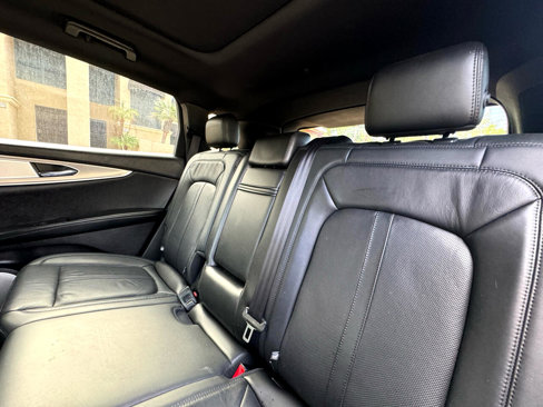 Used 2019 Lincoln Nautilus Reserve w/ Ultimate Package image 17
