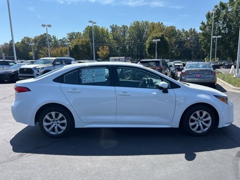 Used 2023 Toyota Corolla LE image 4