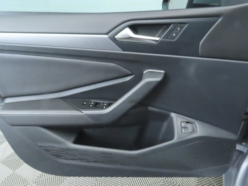 Certified 2024 Volkswagen Jetta SE image 25