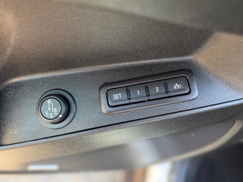 Used 2020 Chevrolet Equinox Premier image 20