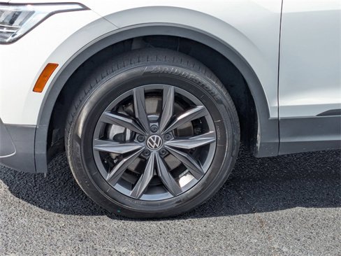 Used 2022 Volkswagen Tiguan SE image 10