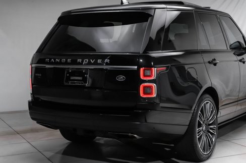 Used 2020 Land Rover Range Rover HSE image 4