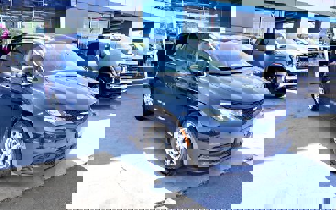 Used 2023 Chrysler Voyager LX image 3