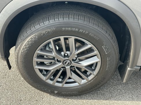 Used 2023 Nissan Rogue S image 14