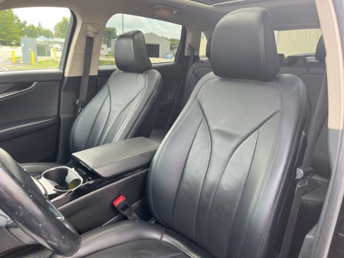 Used 2022 Lincoln Nautilus Reserve image 12
