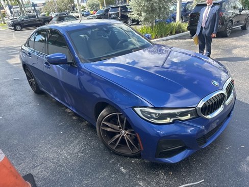 Used 2022 BMW 330i Sedan w/ M Sport Package image 1