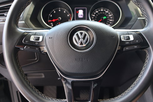 Used 2021 Volkswagen Tiguan SE image 24
