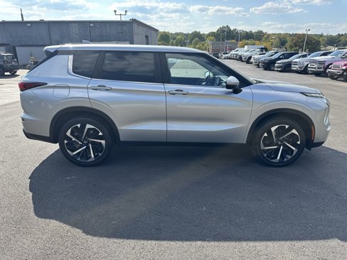 Used 2022 Mitsubishi Outlander ES image 4