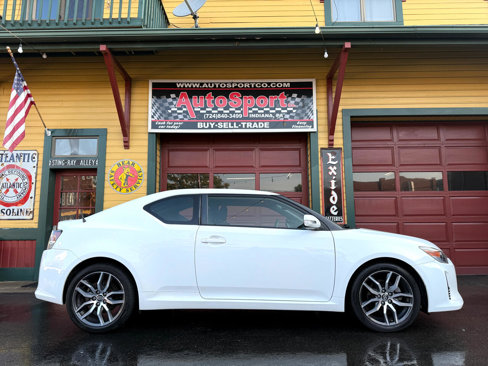 Used 2014 Scion tC image 2