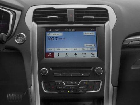 Used 2017 Ford Fusion SE w/ Equipment Group 202A image 10