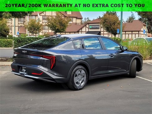 New 2025 Kia K4 LX image 4
