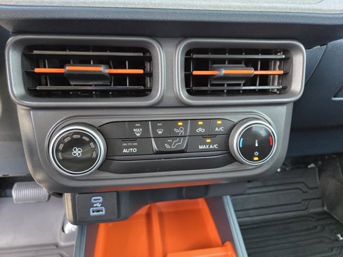 Used 2023 Ford Maverick XLT image 12