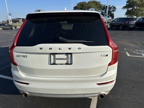Used 2018 Volvo XC90 T5 Momentum w/ Convenience Package image 4