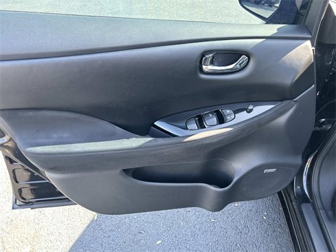 Used 2014 Nissan Leaf SV w/ LED & Quick Charge Package image 21