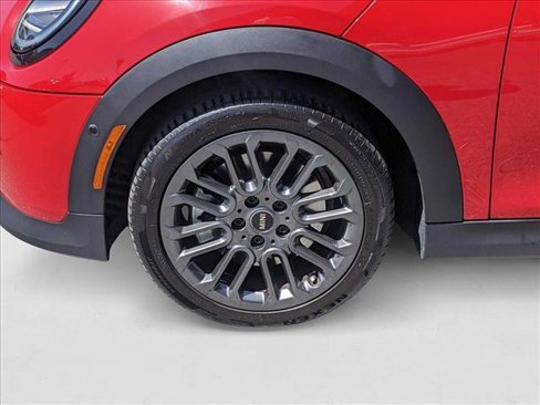 Certified 2025 MINI Cooper 2-Door Hardtop image 22