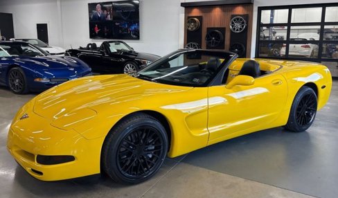 Used 2003 Chevrolet Corvette Convertible w/ Preferred Equipment Group1 image 1