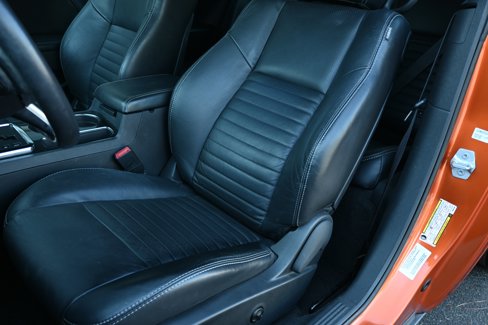 Used 2011 Dodge Challenger image 16