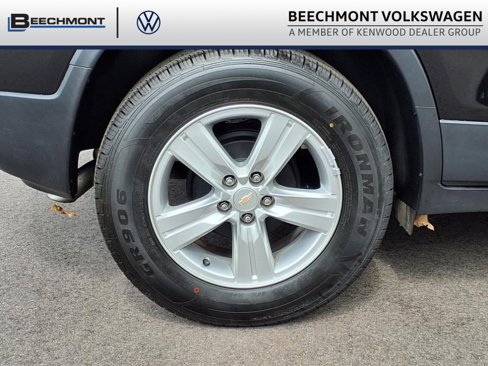 Used 2022 Chevrolet Trax LS w/ Tint and Cruise Package image 26