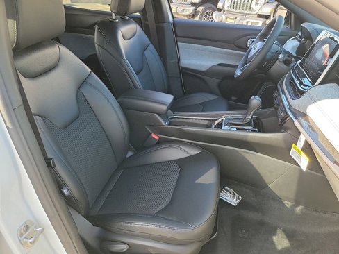 New 2025 Jeep Compass Latitude image 15