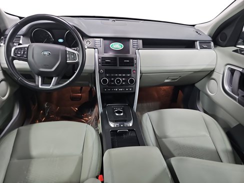 Used 2019 Land Rover Discovery Sport SE image 9