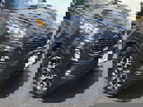 Used 2020 Kia Sportage LX image 2