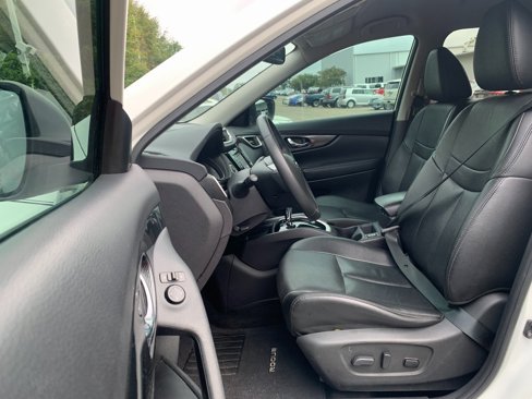 Used 2016 Nissan Rogue SL image 22