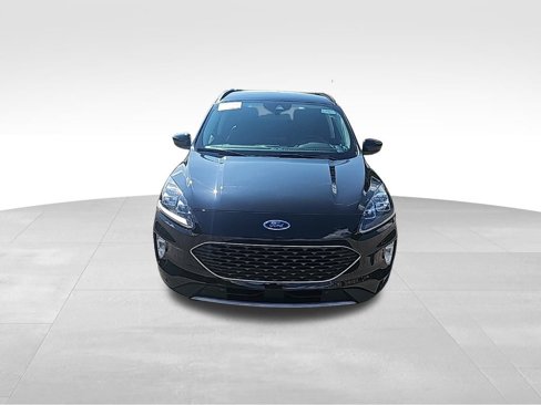 Certified 2021 Ford Escape Titanium image 2
