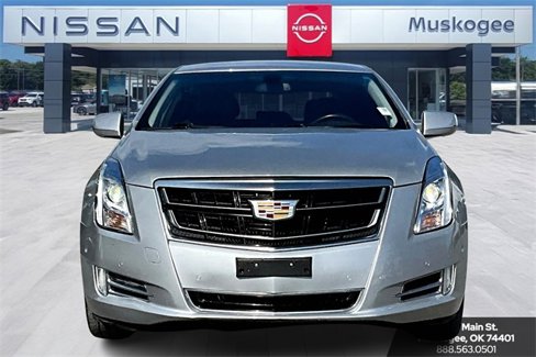 Used 2017 Cadillac XTS Luxury image 2