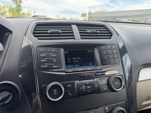 Used 2018 Ford Explorer FWD image 17
