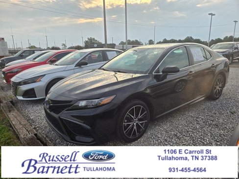 Used 2023 Toyota Camry SE image 1
