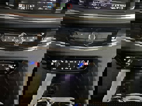 Used 2020 Buick Enclave Essence w/ Sound and Sites Package image 18
