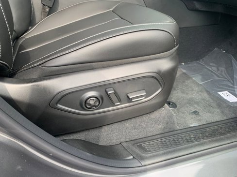 New 2025 Jeep Grand Cherokee Limited image 18