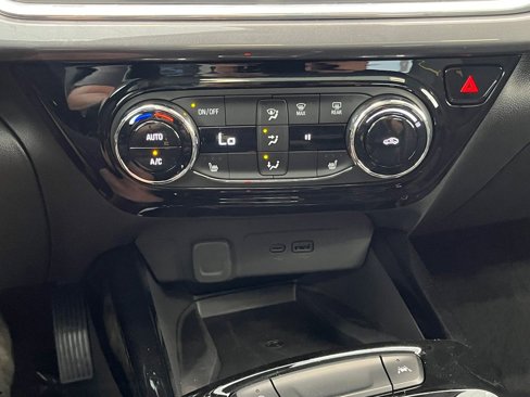 Certified 2024 Chevrolet Trax ACTIV w/ Sunroof Package image 25