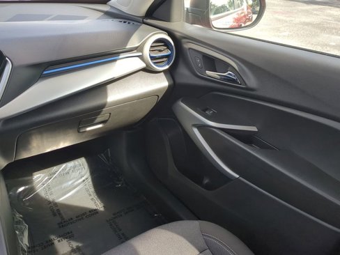 Used 2025 Chevrolet Trax LS image 16