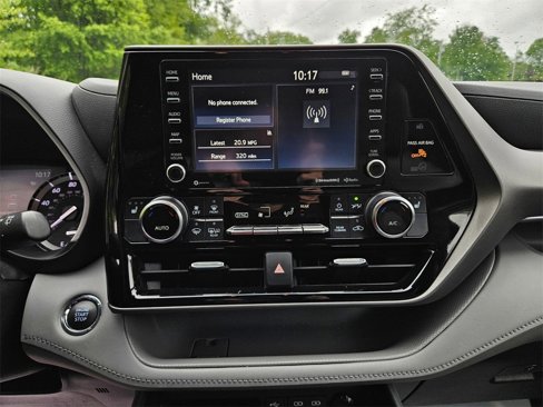 Used 2022 Toyota Highlander XLE image 14