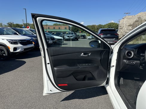 Used 2021 Kia Forte LXS image 10